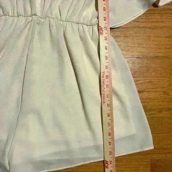ILLA ILLA deep V neck romper size large - Picture 4 of 6